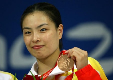 Пятикратная олимпийская чемпионка по прыжкам в воду У Минься завершила карьеру