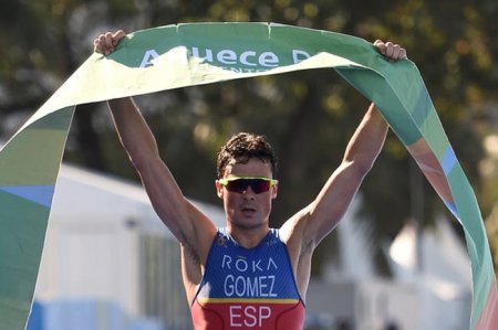 Испанец Хавьер Гомес Ноя - чемпион Европы по триатлону; Курочкин не финишировал - «Многоборье»