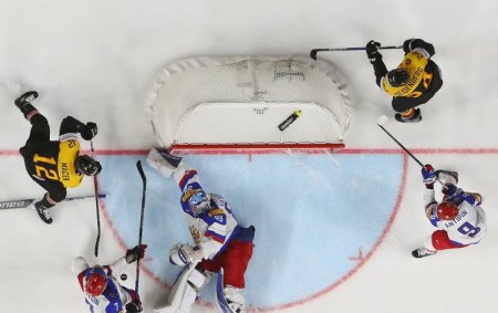 Владимир Плющев: В матче с Германией стали тянуть одеяло на себя и были наказаны - «Хоккей»