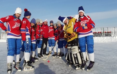 В сборной – девушки из Иркутска, Подмосковья и Урала - «Хоккей с мячом»