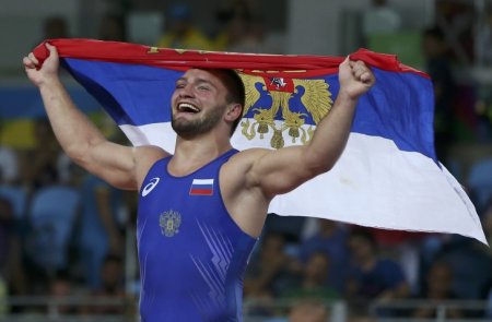 Давит Чакветадзе: Надеюсь, олимпийского чемпиона в общежитии не оставят - «Борьба»