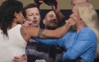 Валю бьют, а она улыбается! Скандалы и драки во время пресс-конференции UFC - «Бокс»
