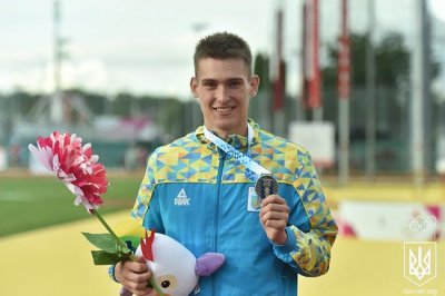 ЕЮОФ. Денис Баранов – серебряный призер в беге на 400 м