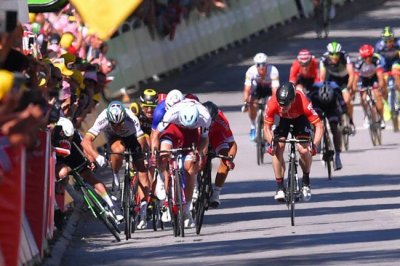 Петер Саган дисквалифицирован с «Тур де Франс» за инцидент с Кавендишем (+Видео) - «ВЕЛОСПОРТ»