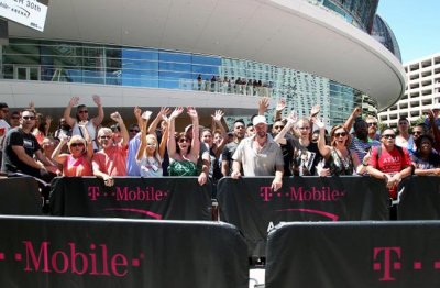 Флойд Мейвезер и Конор Макгрегор прибыли на T-Mobile Arena в Лас-Вегасе (Фото) - «ЕДИНОБОРСТВА»