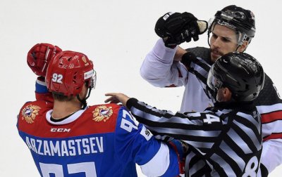 «Пару раз клюшкой по голове стукнули!» Россияне – о разборках с Канадой (видео) - «Хоккей»