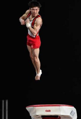 Трехкратный олимпийский чемпион Утимура снялся с ЧМ по спортивной гимнастике из-за травмы - «Гимнастика»