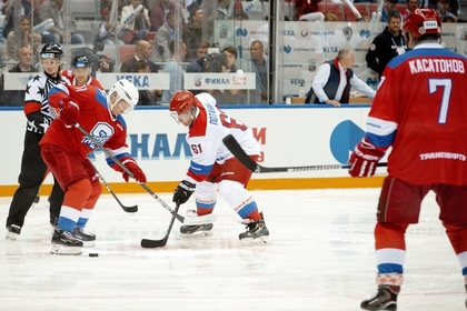 Путин забросил восемь шайб в гала-матче Ночной лиги - «Хоккей»