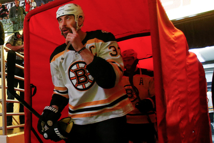 Капитан клуба НХЛ решил бороться за Кубок Стэнли со сломанной челюстью - «Хоккей»