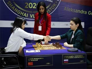 Вэньцзюнь обыграла Горячкину в 10-й партии и повела в счете в матче за шахматную корону - «Шахматы»