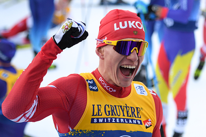 Российский лыжник Большунов выиграл масс-старт на Кубке мира - «Зимние виды»