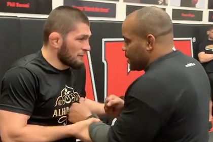 Бывший чемпион UFC пообещал разбить Нурмагомедову лицо «как в прошлый раз»