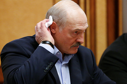 Белорусский футболист воспротивился совету Лукашенко пить водку от коронавируса