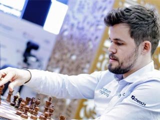 Magnus Carlsen Invitational: Карлсен обыграл Дин Лижэня и стал вторым финалистом - «Шахматы»