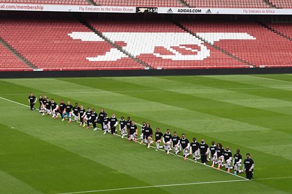 Игроки и тренер «Арсенала» встали на колено в память о погибшем Флойде - «ФУТБОЛ»
