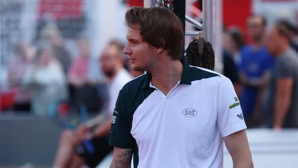 Бублик проиграл Маннарино на старте турнира в Пекине - «Спортивные новости»